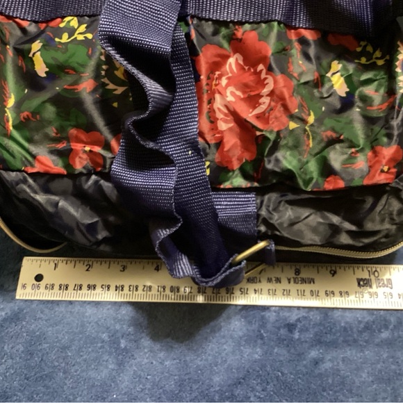 Stow-n-Go Expandable Travel Bag - Picture 7 of 14